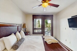 2 bedrooms, iron/ironing board, Internet, bed sheets
