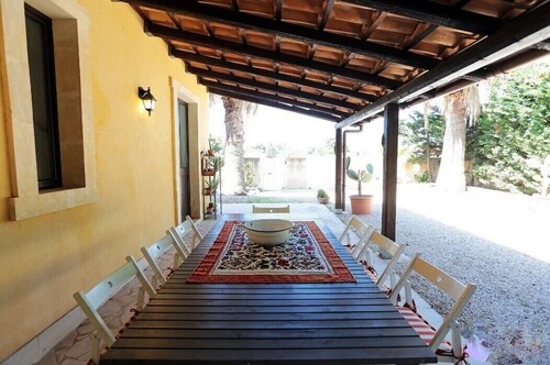 Villa with garden just 250 from the golden beaches of Playa Grande