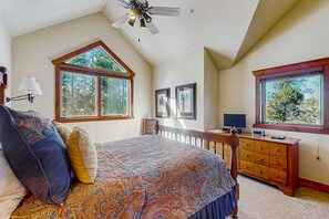 3 bedrooms, iron/ironing board, Internet, bed sheets