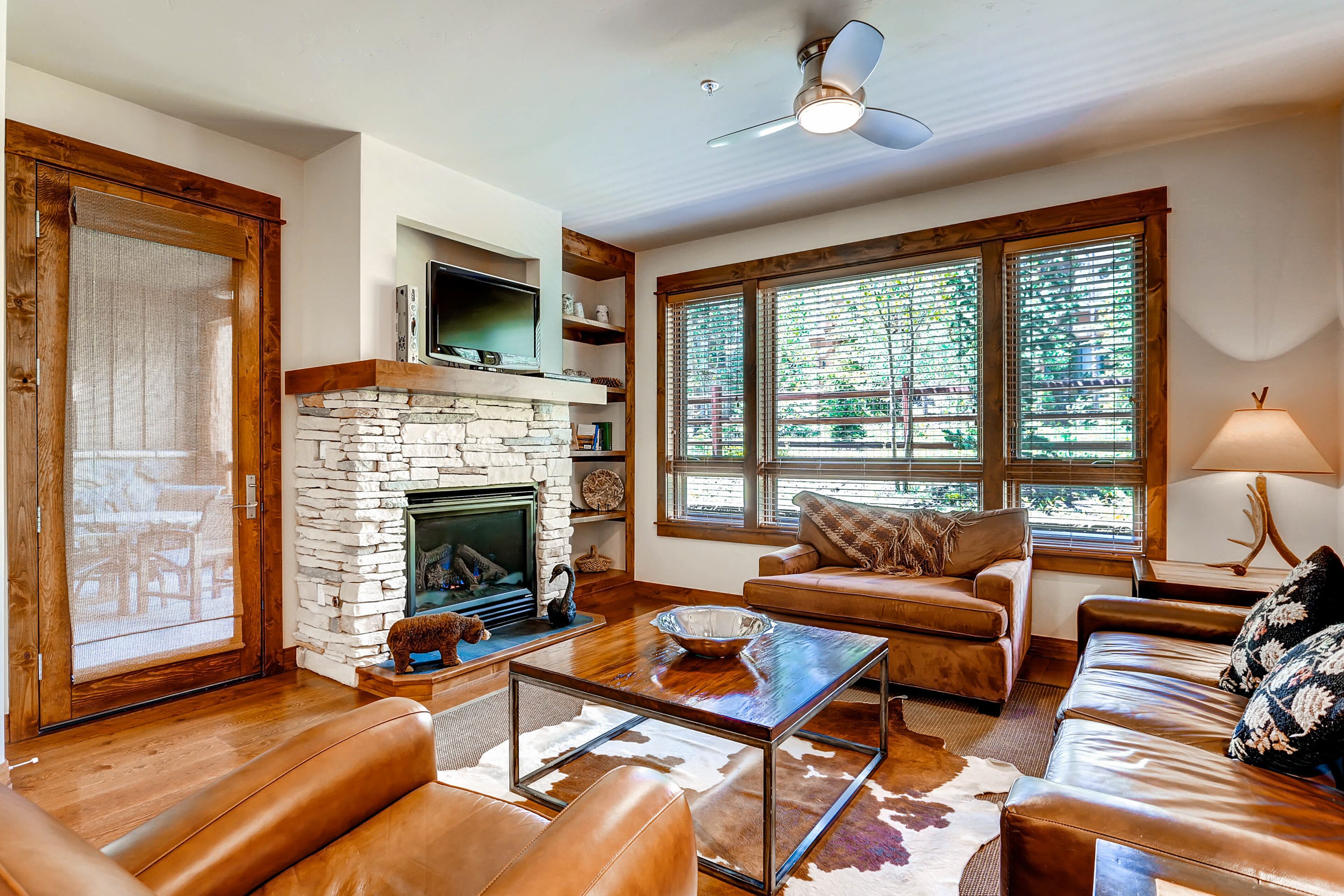 Luxury condo in ski-in/out resort near downtown with pool, hot tub & gym