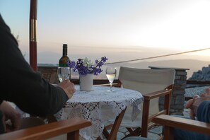 تناول الطعام بالخارج