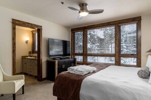 3 bedrooms, iron/ironing board, Internet, bed sheets