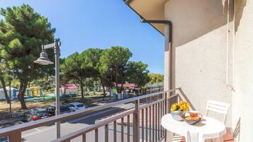 Family Apartment, Multiple Bedrooms (Daniela 4 100m From Sea) | Terrace/patio