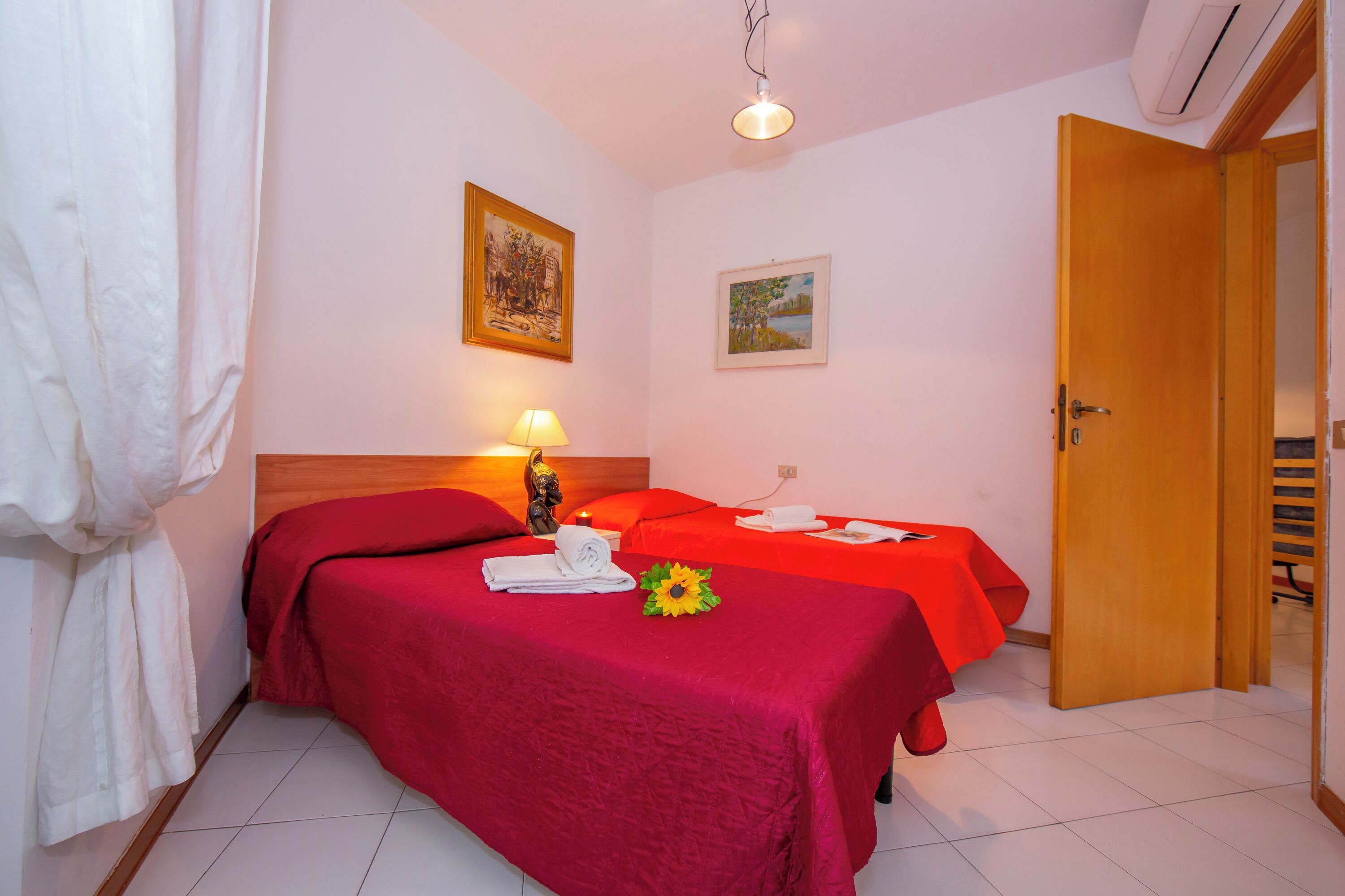 Apartemen Keluarga, beberapa kamar (Francesca 2 600m From Sea) | 2 kamar tidur, Wi-Fi (biaya tambahan), dan seprai linen