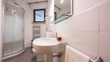 Family Apartment, Multiple Bedrooms (Francesca 2 600m From Sea) | Bathroom | Shower, rainfall showerhead, bidet, towels