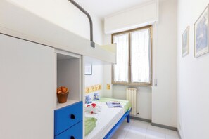 Appartement Familial, plusieurs chambres (Mare 7 250m From Sea) | 2 chambres, fer et planche à repasser, Wi-Fi, draps fournis