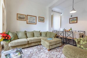 Télévision de 22 pouces avec chaînes par câble