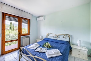 Family Apartment, 3 Bedrooms, Terrace (La Chimera 700m from sea) | 3 bedrooms, WiFi, bed sheets - La Chimera 700m from sea (Massa)