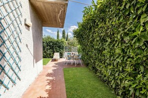 Family Apartment, Multiple Bedrooms (La Chimera 700m from sea) | Outdoor dining - La Chimera 700m from sea (Massa)