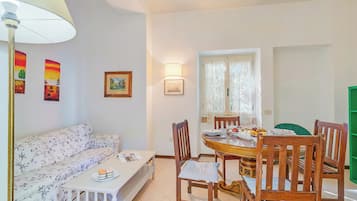 Appartamento familiare, 3 camere da letto, 2 bagni, fronte mare (La Fresia - Focette 100m from sea) | Pasti