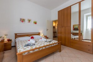 家庭公寓, 3 間臥室, 2 間浴室, 面海 (La Fresia - Focette 100m from sea) | 3 間臥室、熨斗/熨衣板、無線上網、床單