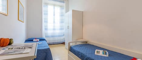 Family Apartment, Multiple Bedrooms, Sea Facing (La Rosa - Focette 100m from sea) | 3 bedrooms, iron/ironing board, WiFi, bed sheets