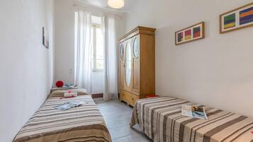 Family Apartment, Multiple Bedrooms, Sea Facing (La Rosa - Focette 100m from sea) | 3 bedrooms, iron/ironing board, WiFi, bed sheets