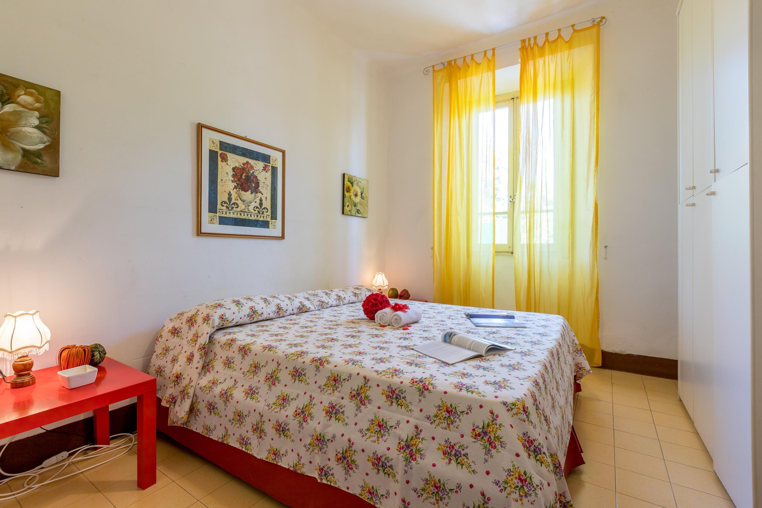 Family Apartment, Multiple Bedrooms, Sea Facing (La Rosa - Focette 100m from sea)