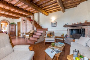 Maison Familiale, plusieurs lits, côté jardin (La Maggioletta) | Salle de séjour