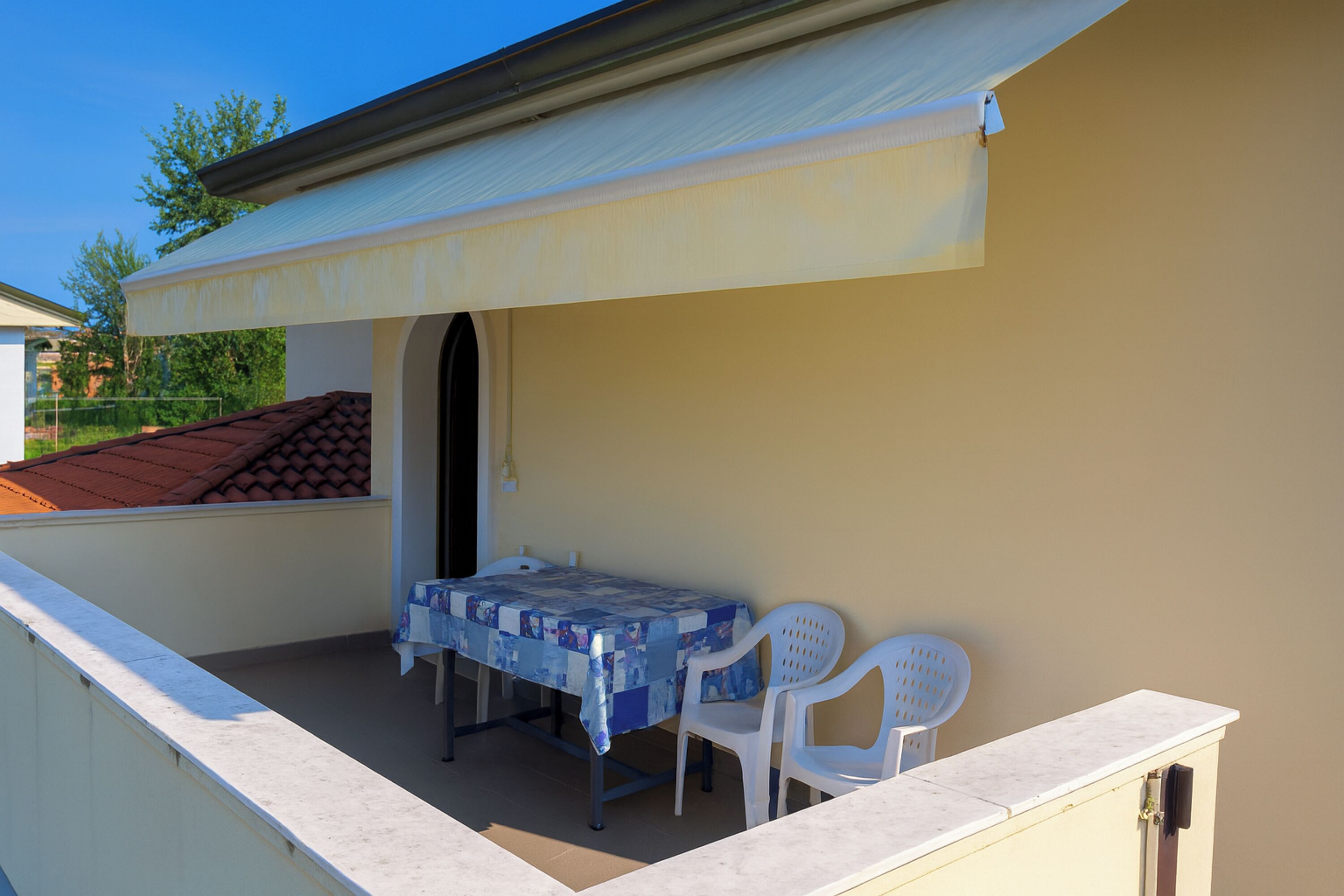 Apartemen Keluarga, beberapa kamar, 2 kamar mandi (Casa Tirrena 600m from sea) | Tempat makan outdoor