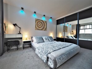 1 bedroom, desk, iron/ironing board, free WiFi