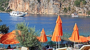 Private beach, free beach cabanas, sun loungers, beach umbrellas - Kas History Limanagzi (Kas)