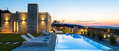 Outdoor pool, pool loungers