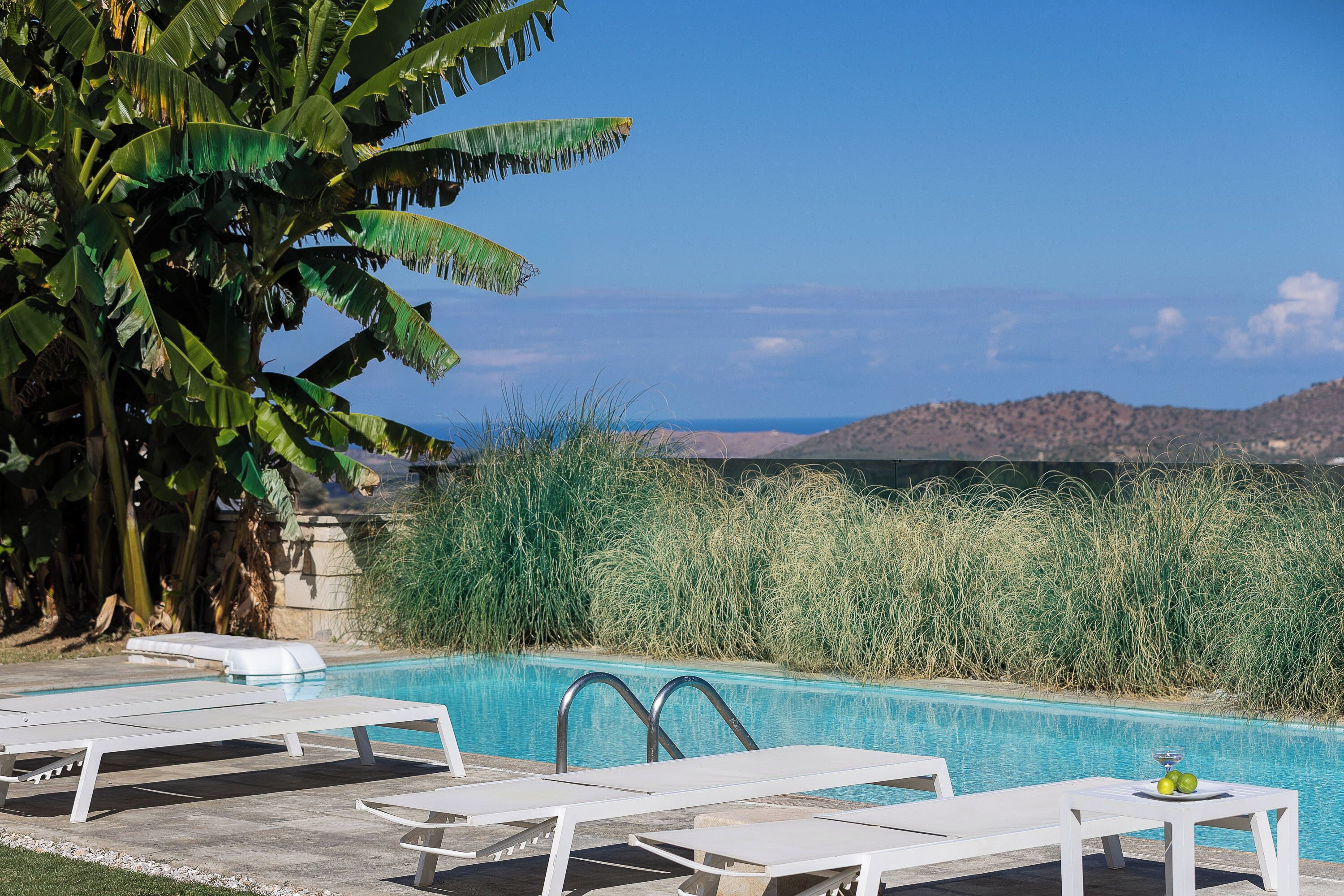 Außenpool, Liegestühle