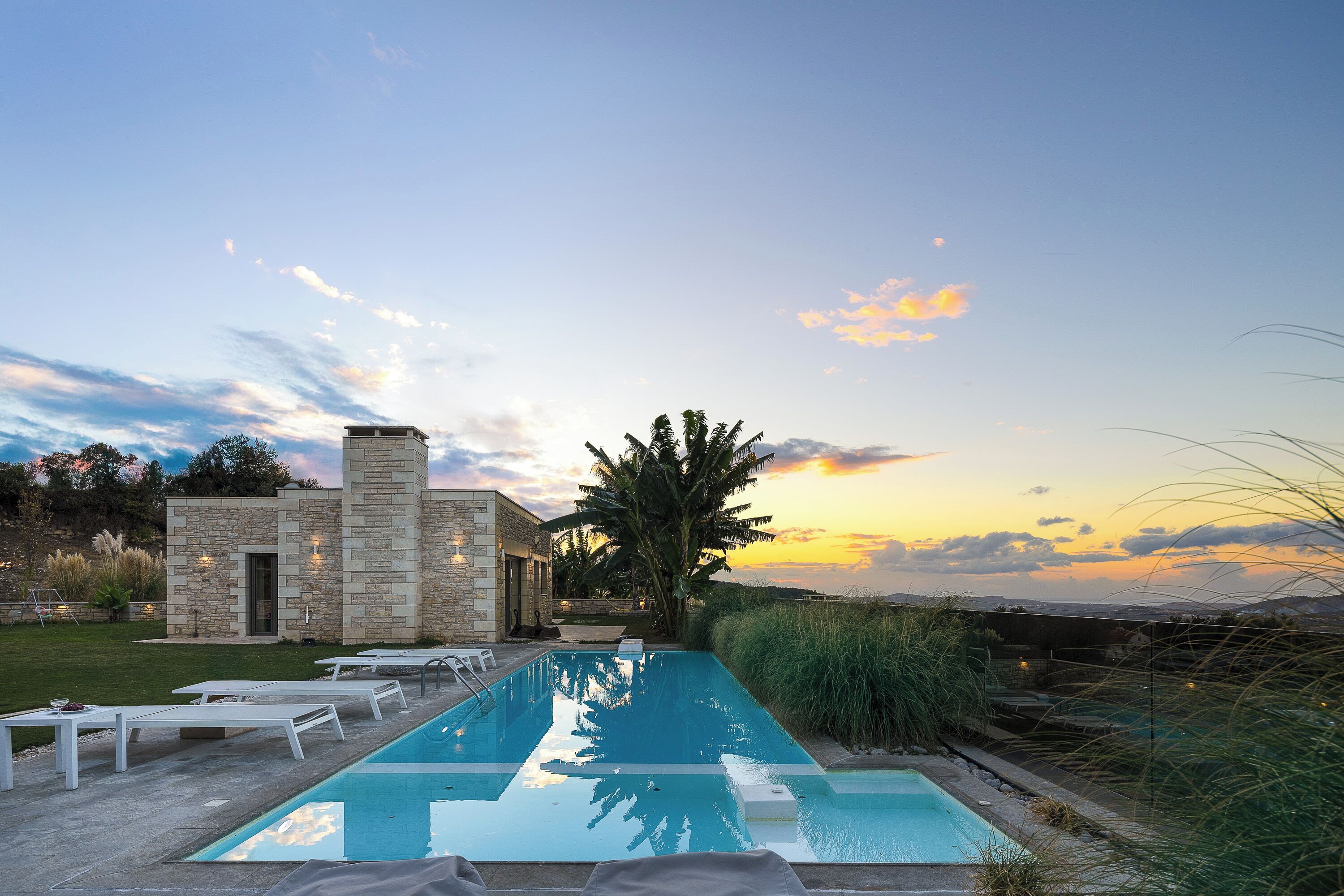 Außenpool, Liegestühle