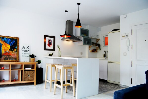 Fridge, microwave, coffee/tea maker, electric kettle