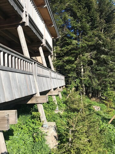 Chalet neuf, spa, sauna, terrasses Sud