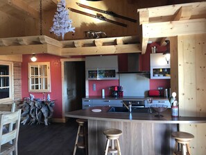 Réfrigérateur, micro-ondes, four, lave-vaisselle