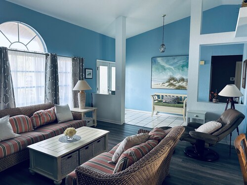 Heated Saltwater Pool • Pet-Friendly 3BR Home on Quiet Street – Punta Gorda Area