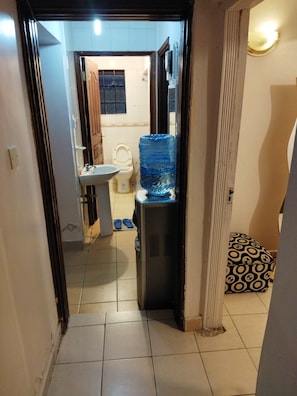 تجهيزات دش، مناشف، صابون