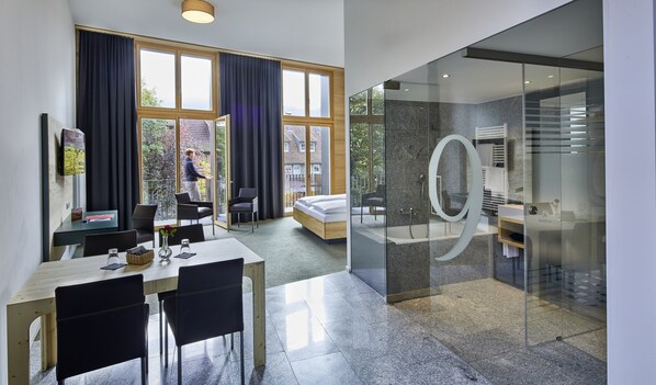 1 bedroom, in-room safe, iron/ironing board, WiFi