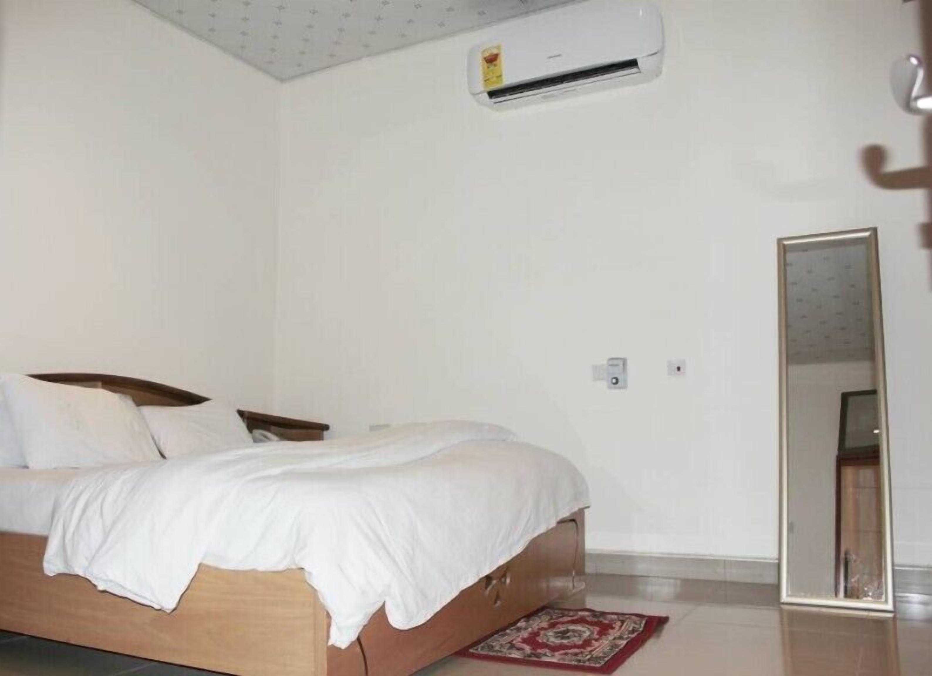 Phòng đôi Deluxe | Bàn, khu vực làm việc phù hợp cho laptop, bàn ủi/dụng cụ ủi quần áo 