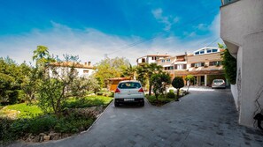 Property grounds - GARDEN  RINA- Studio Apartment (Rovinj)