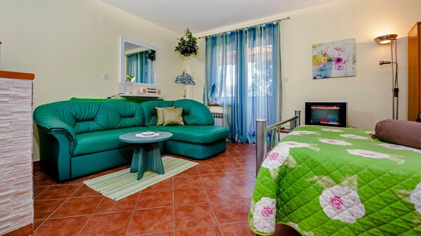 1 dormitorio, tabla de planchar con plancha, wifi gratis y ropa de cama