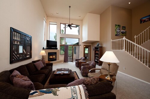 Dalton Ranch Townhome on 11th Fairway & Waterway - A/C - Unbeatable Views