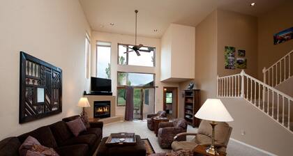 Dalton Ranch Townhome on 11th Fairway & Waterway - A/C - Unbeatable Views