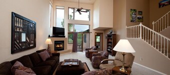 Dalton Ranch Townhome on 11th Fairway & Waterway - A/C - Unbeatable Views