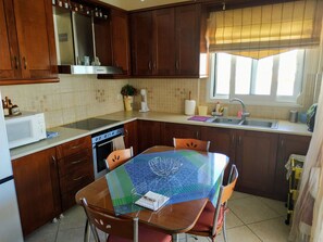 Apartment | Private kitchen - Thalia Apartment Kalamata (Kalamata)