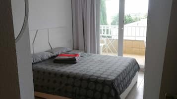 2 slaapkamers, een strijkplank/strijkijzer