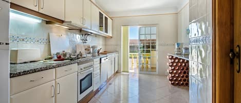 Fridge, microwave, oven, dishwasher