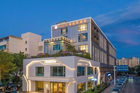 Exterior. Pulisi Hotel