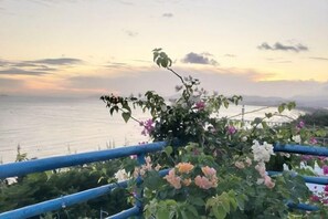 View from property - First Sight Sanya Seaview Sky Garden Inn (Sanya)