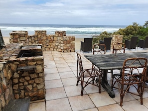 Outdoor dining - Sea View Castle Craighross (Knoetzie)
