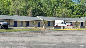 Exterior - Williamston Inn NC Near Greenville US 64 (Williamston)