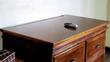 Individually decorated, individually furnished, desk, soundproofing