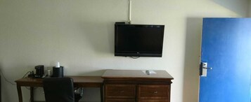 Desk, iron/ironing board, free WiFi, bed sheets