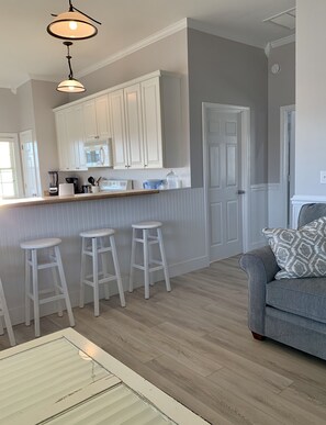 Interior - Great center-island location, walk everywhere! (St. George Island)
