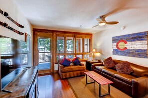 TV, fireplace, DVD player, ping pong