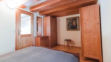 Apartamento (Duplex 3) | 4 quartos, Wi-Fi de cortesia, roupa de cama