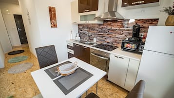 公寓 (One-bedroom apartment) | 房內用餐